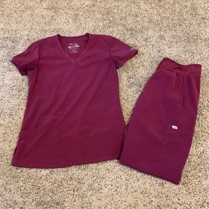 LIKE NEW Elevate by IRG women’s scrub set